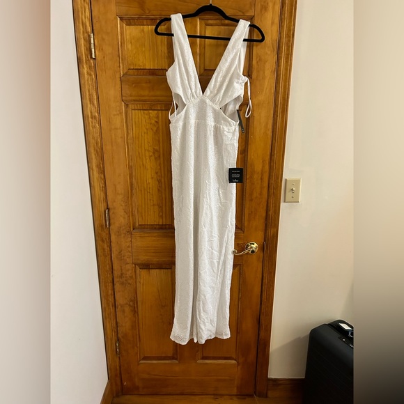 Lulus white sequin jumpsuit - new with tags! Size XS - Picture 4 of 7